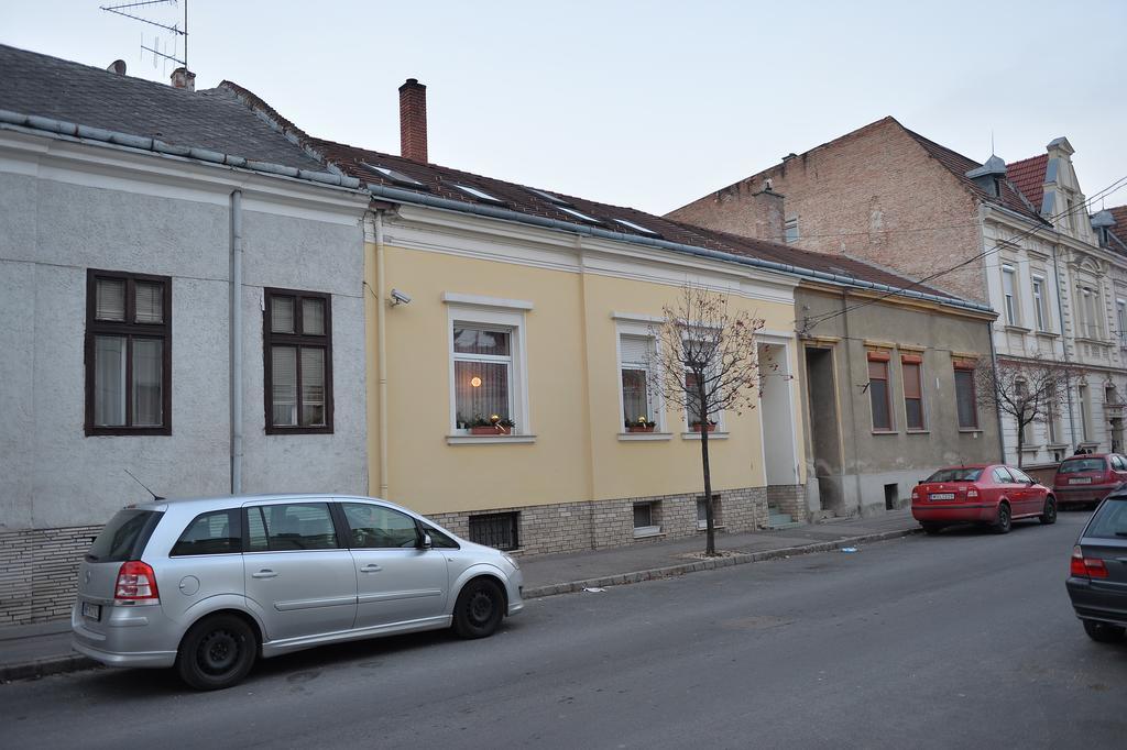 Sopron Eszter Apartman Δωμάτιο φωτογραφία
