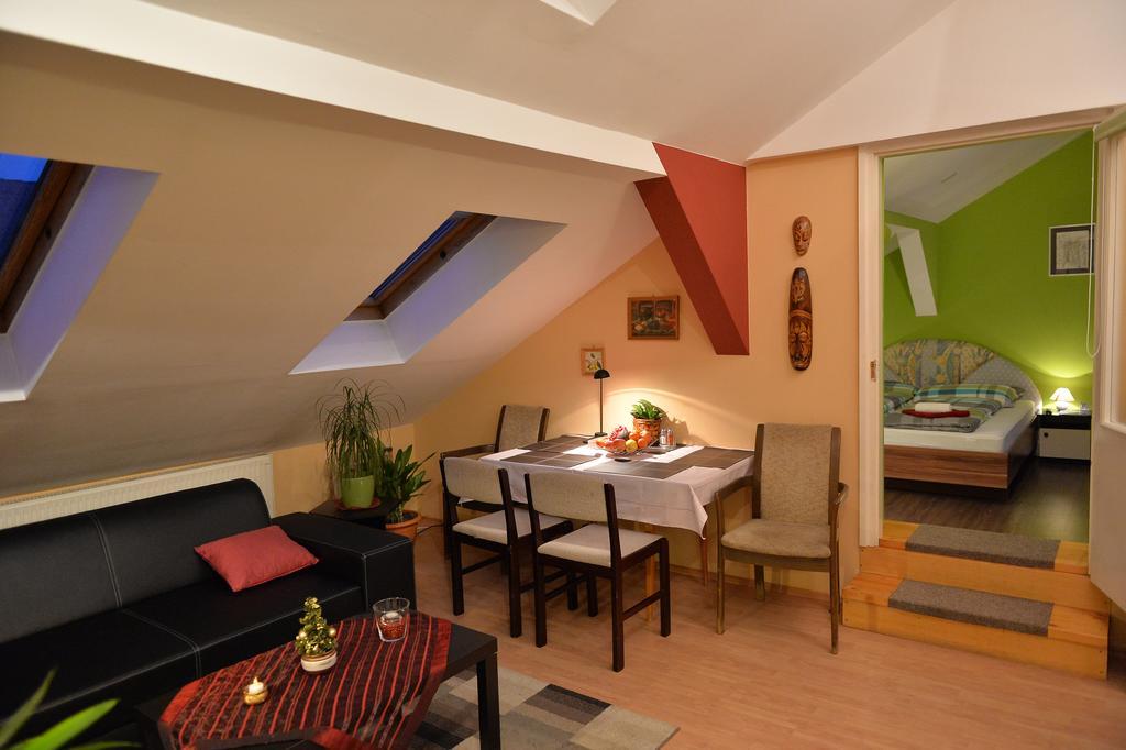 Sopron Eszter Apartman Δωμάτιο φωτογραφία